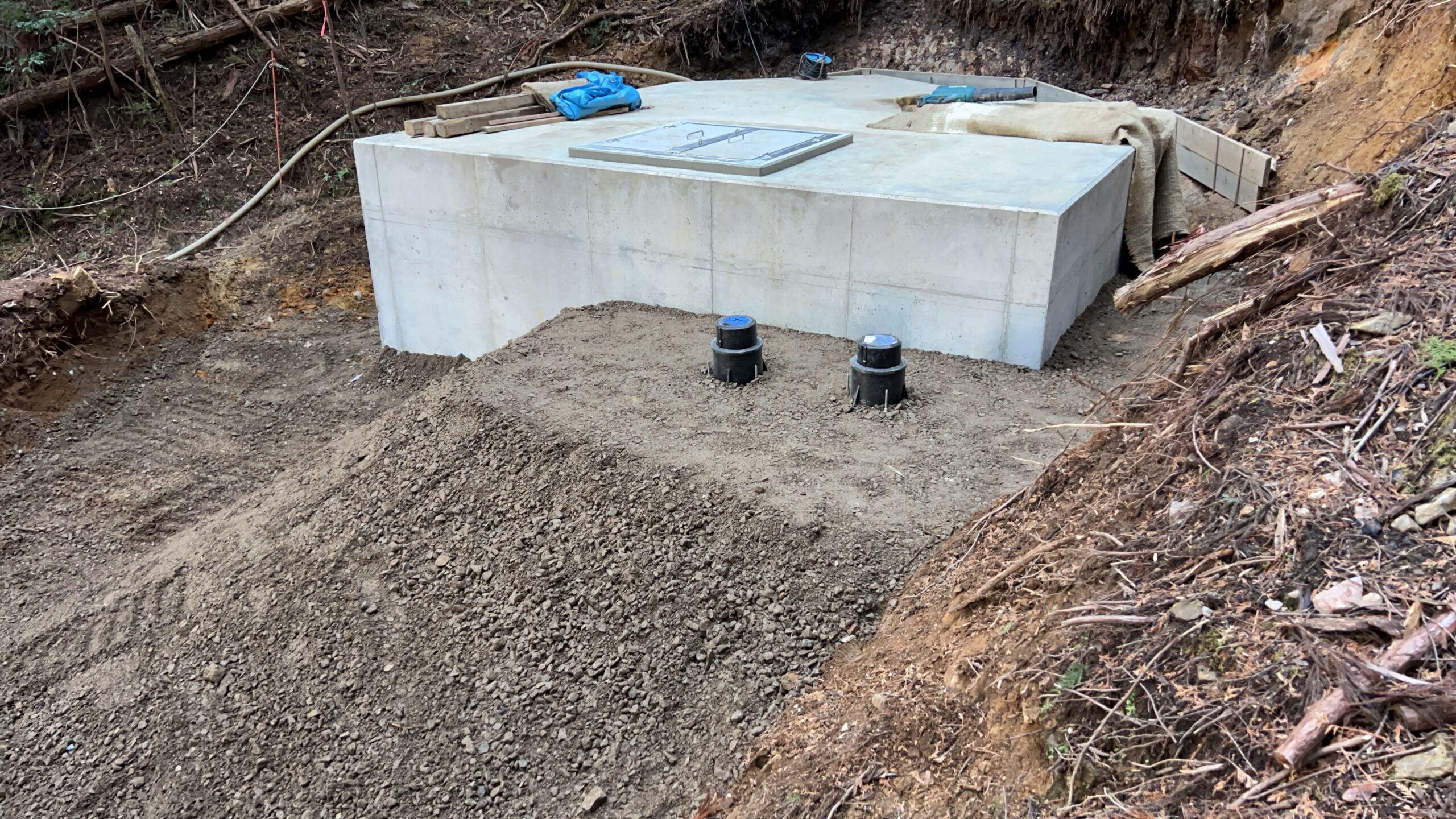 貯水槽　コンクリート工事 完成