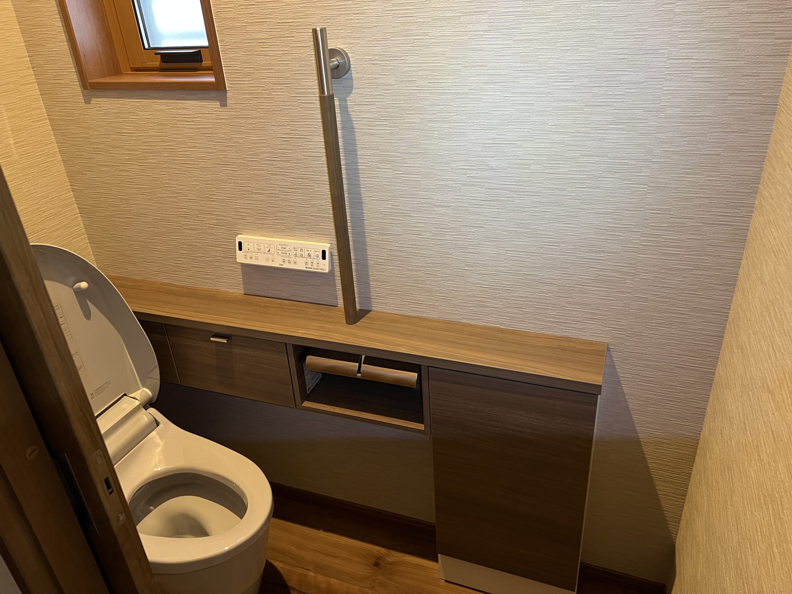 事務所　トイレ2