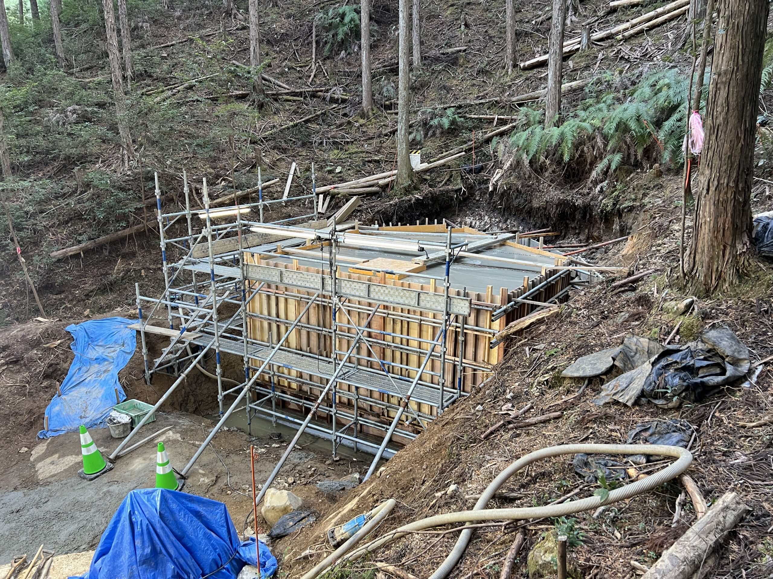 貯水槽　コンクリート工事中7