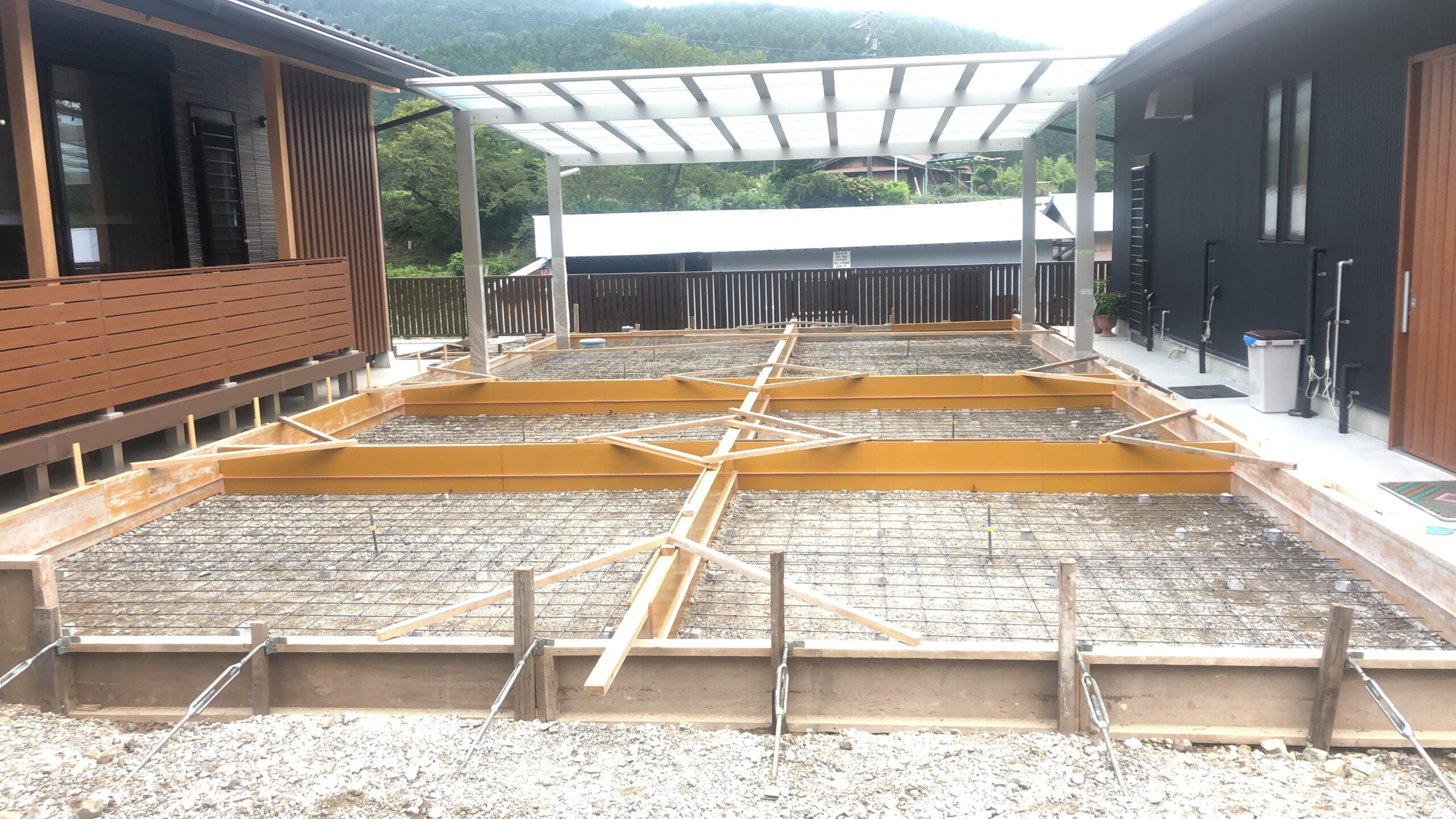 コンクリート工事　作業中