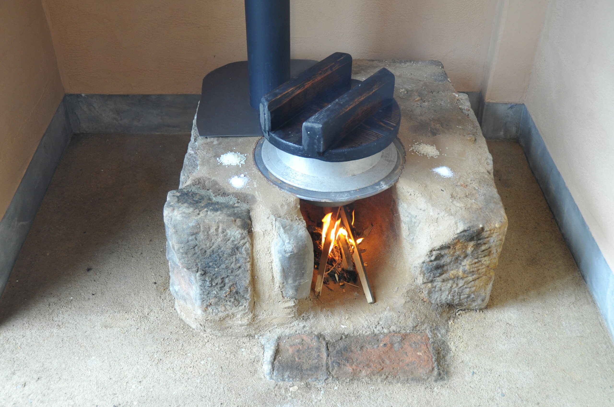 古民家　工事後　かまど