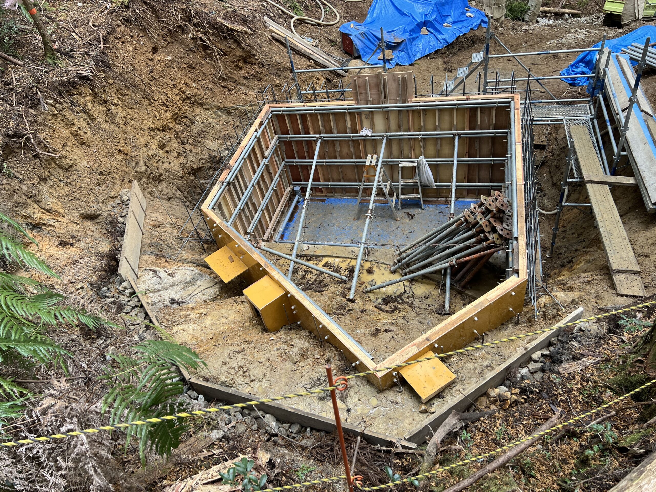 貯水槽　コンクリート工事中3