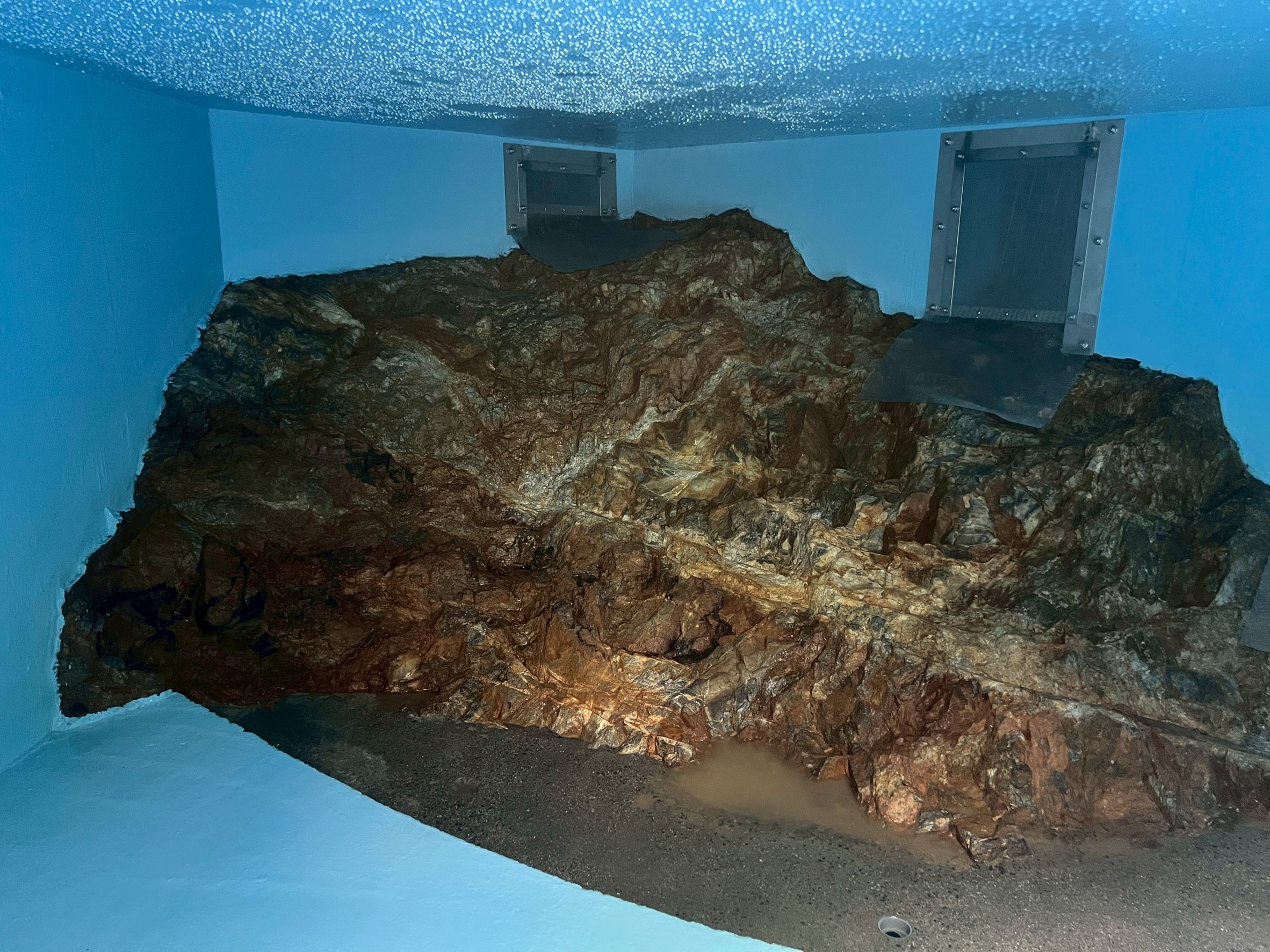 貯水槽　コンクリート工事　完成後3